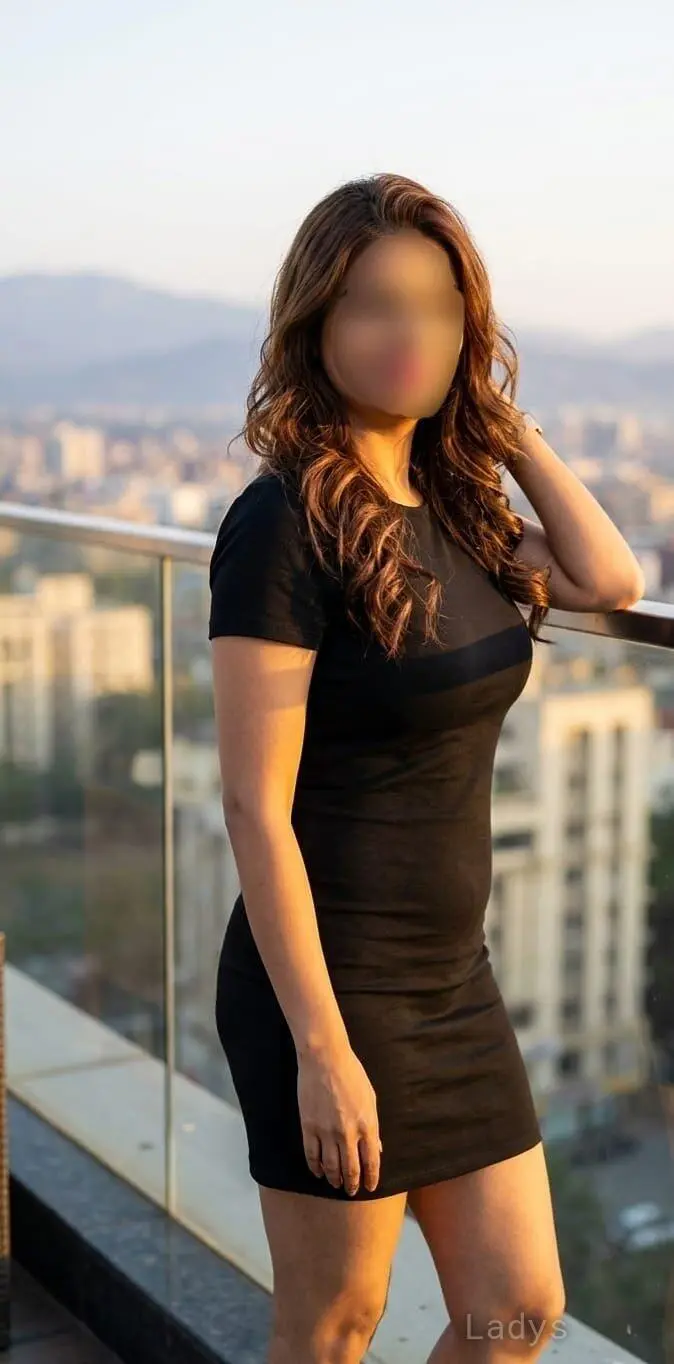 Kavya, 22 years old Navi Mumbai escort girl with big tits, height 153 sm, Weight  kg