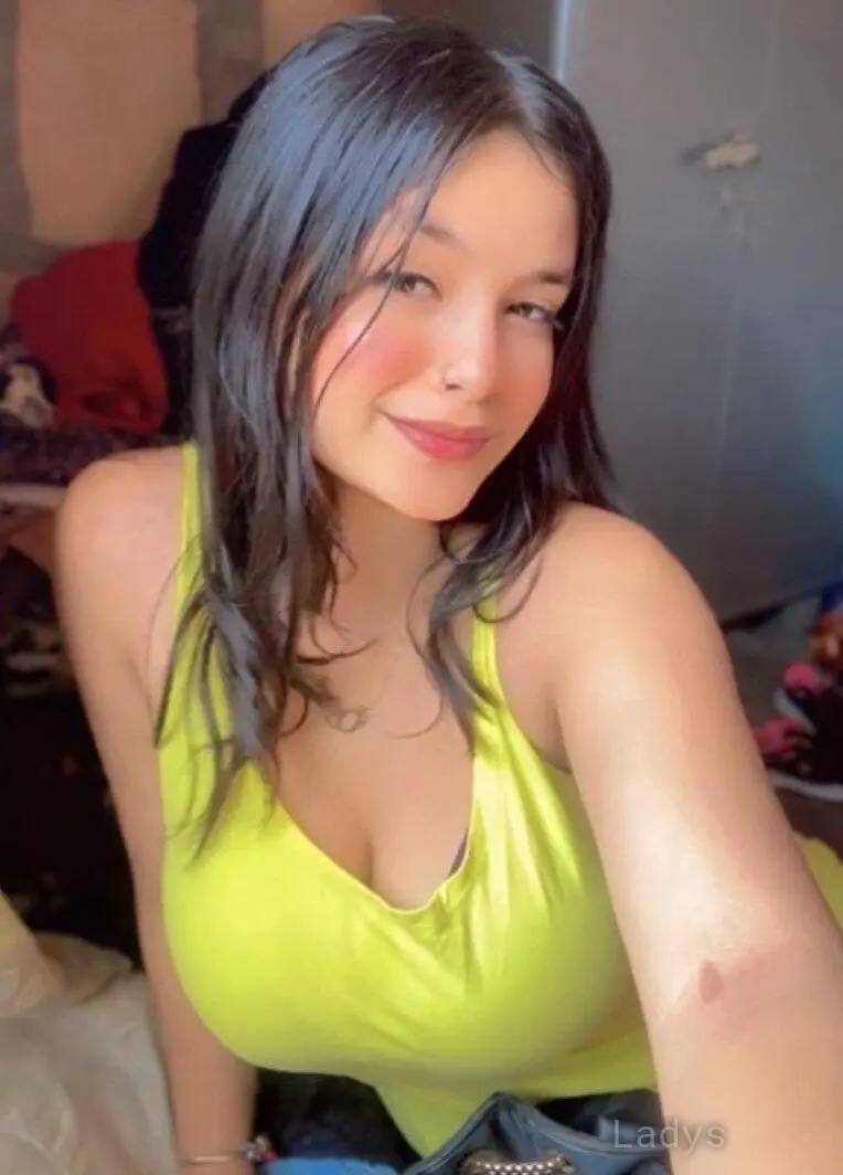 Namita,  years old Navi Mumbai escort girl with big tits, height  sm, Weight  kg