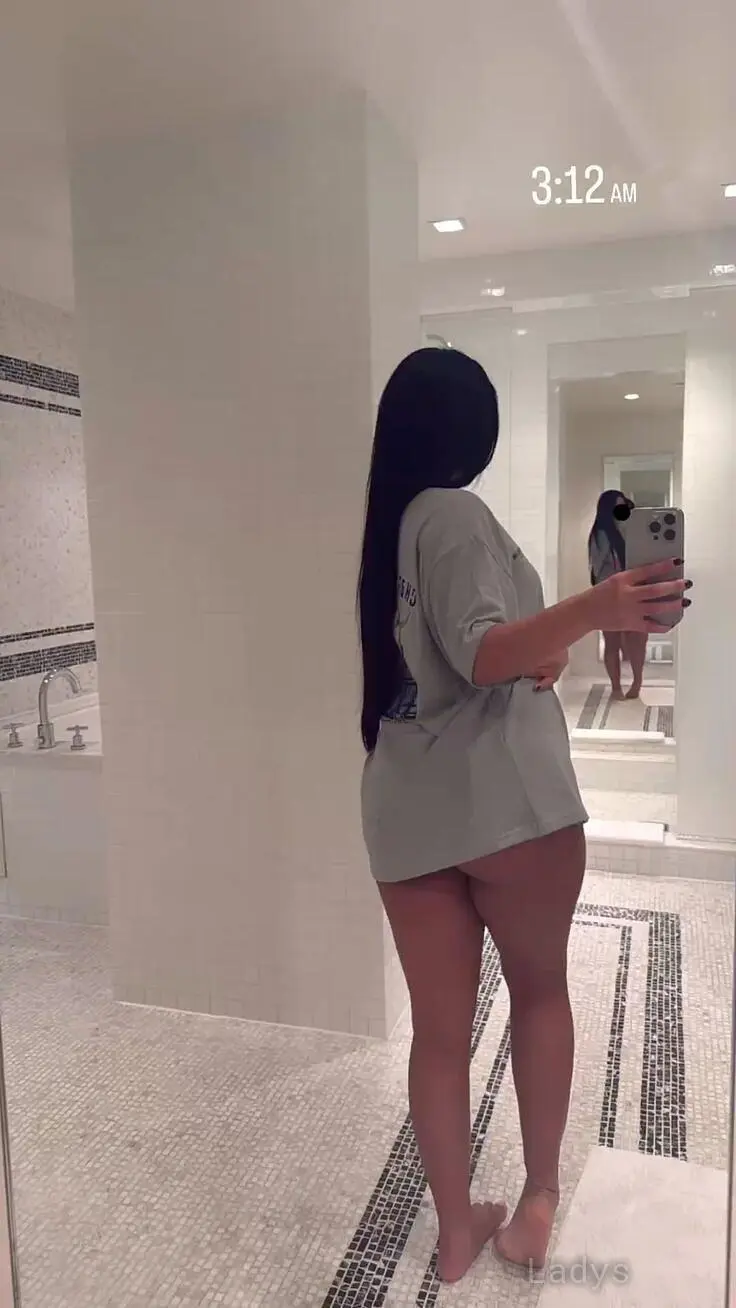 Navi, 21 years old Navi Mumbai escort girl with big tits, height  sm, Weight  kg