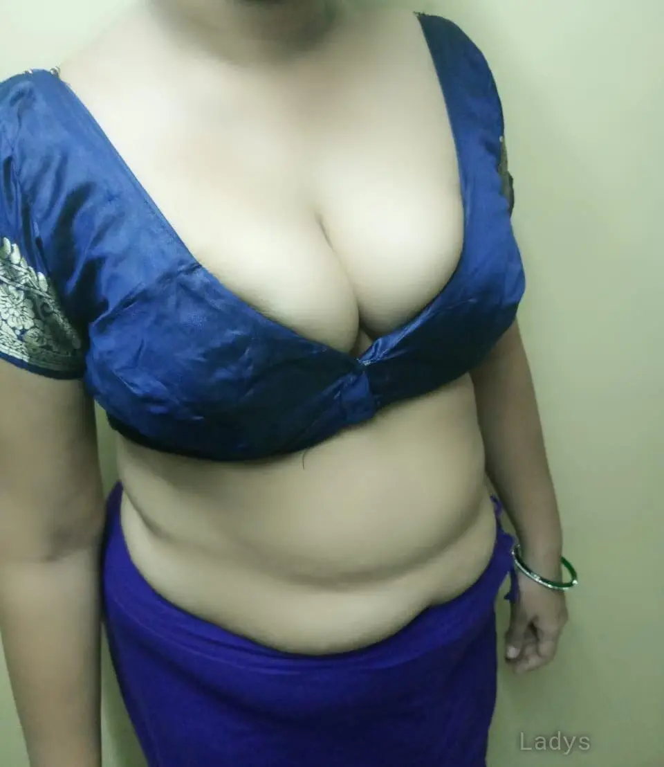 Saniya, 26 years old Navi Mumbai escort girl with big tits, height 152 sm, Weight kg