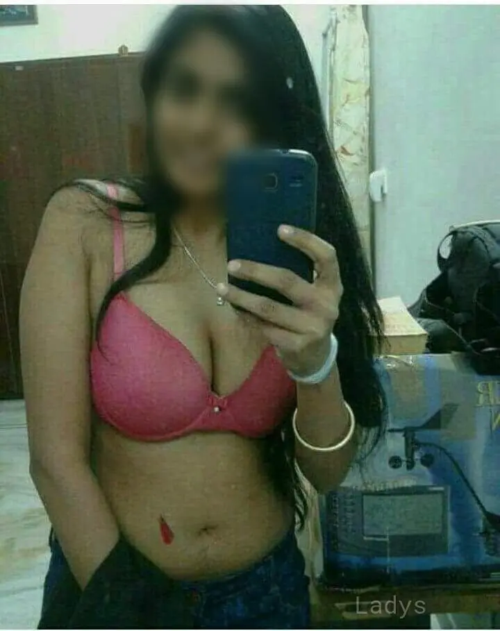 Teresa, 24 years old Navi Mumbai escort girl with big tits, height 154 sm, Weight kg