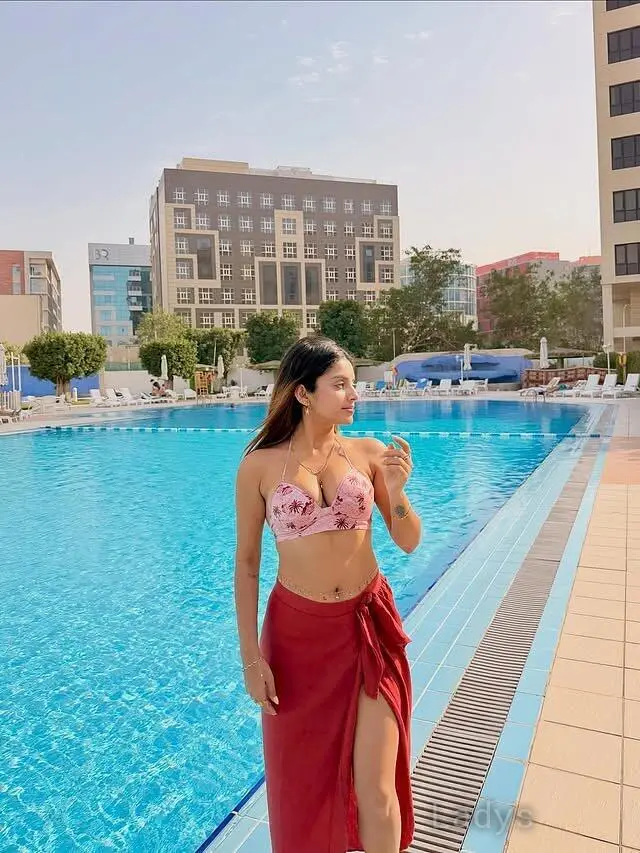 Aarushi, 22 years beautiful nude Navi Mumbai escorts girl, height 154 sm, Weight  kg