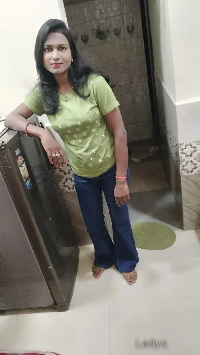 Anshika, 24 years beautiful nude Navi Mumbai escorts girl, height 165 sm, Weight kg