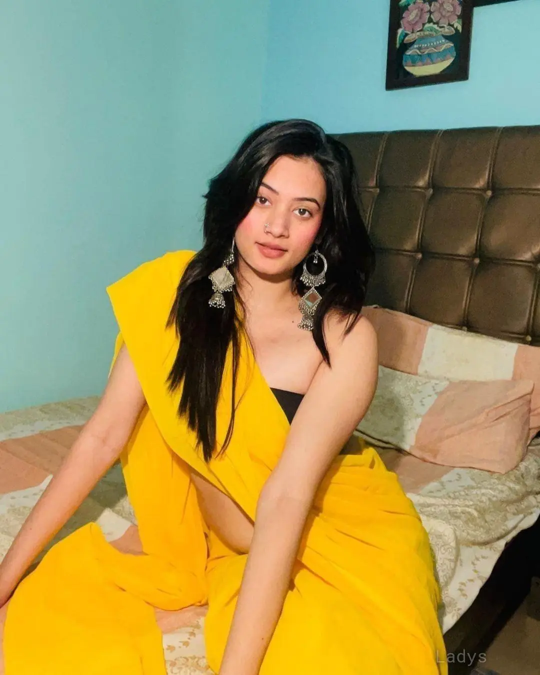 Deepika, 20 years beautiful nude Navi Mumbai escorts girl, height 153 sm, Weight kg