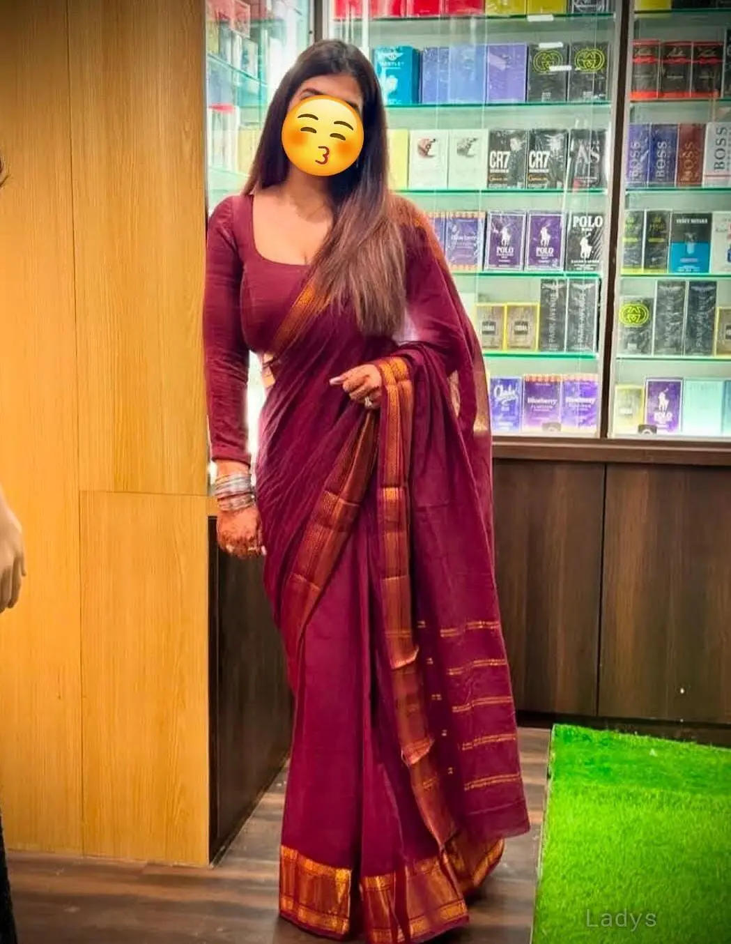 Janvi, 24 years beautiful nude Navi Mumbai escorts girl, height 165 sm, Weight kg