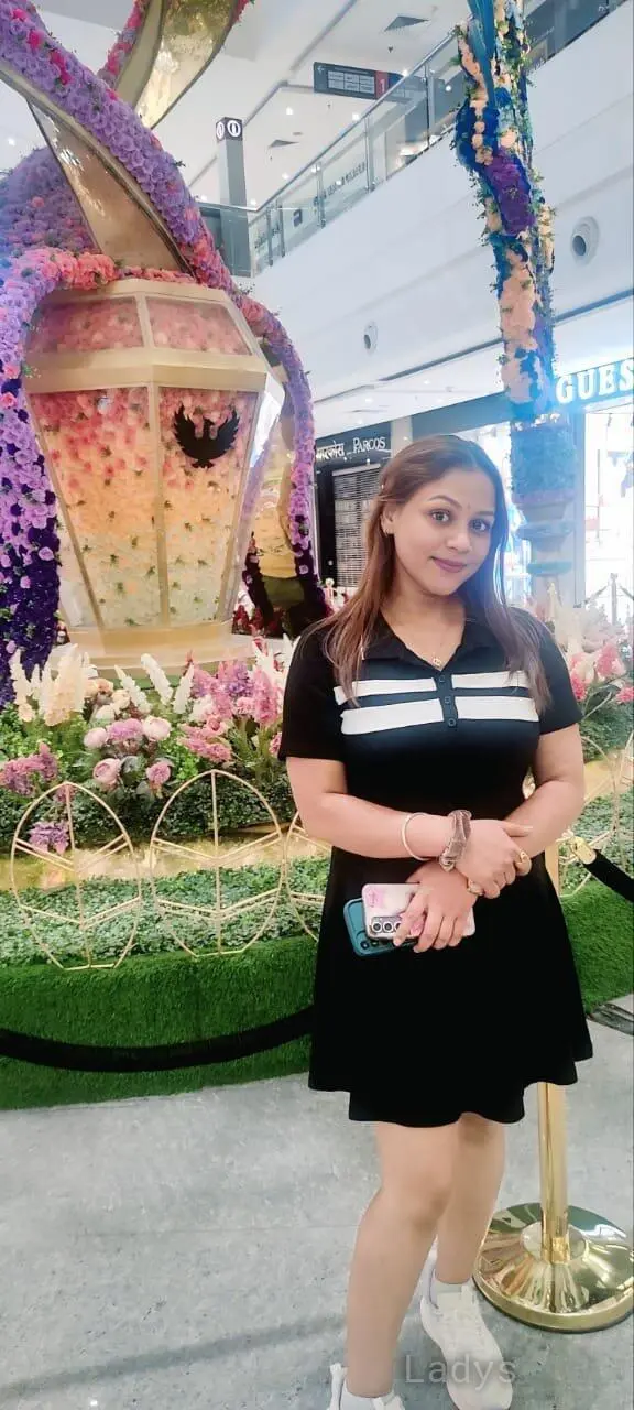 Jiya, 22 years beautiful nude Navi Mumbai escorts girl, height 165 sm, Weight kg