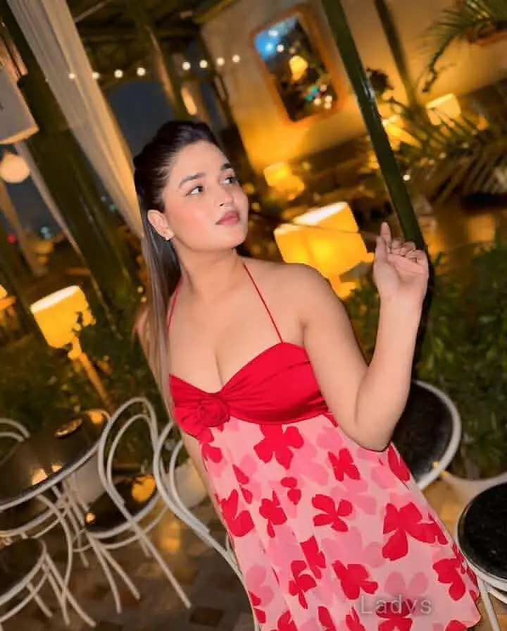 Kate, 21 years beautiful nude Navi Mumbai escorts girl, height 154 sm, Weight  kg