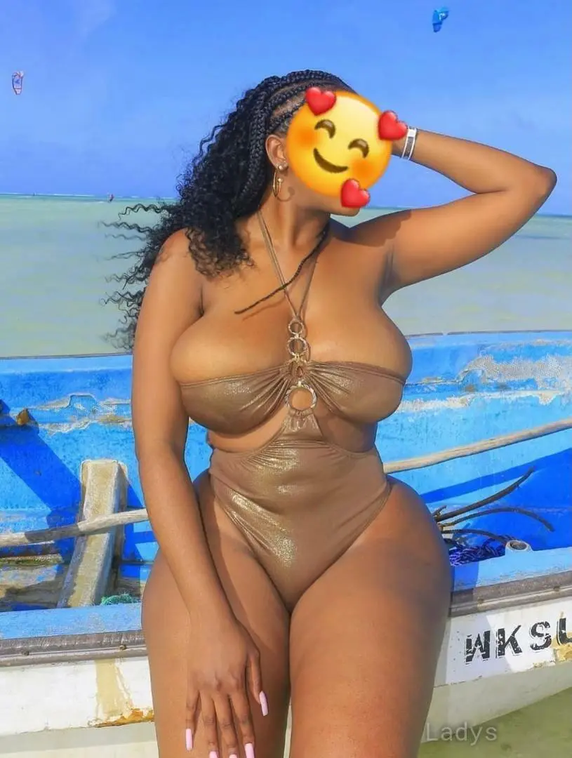 Lucky, 24 years beautiful nude Navi Mumbai escorts girl, height 168 sm, Weight kg