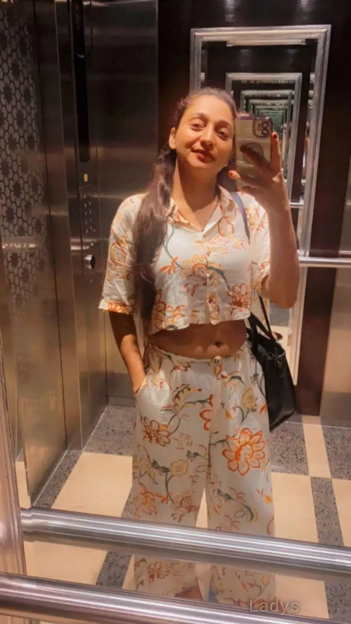 Nency, 20 years beautiful nude Navi Mumbai escorts girl, height 154 sm, Weight  kg