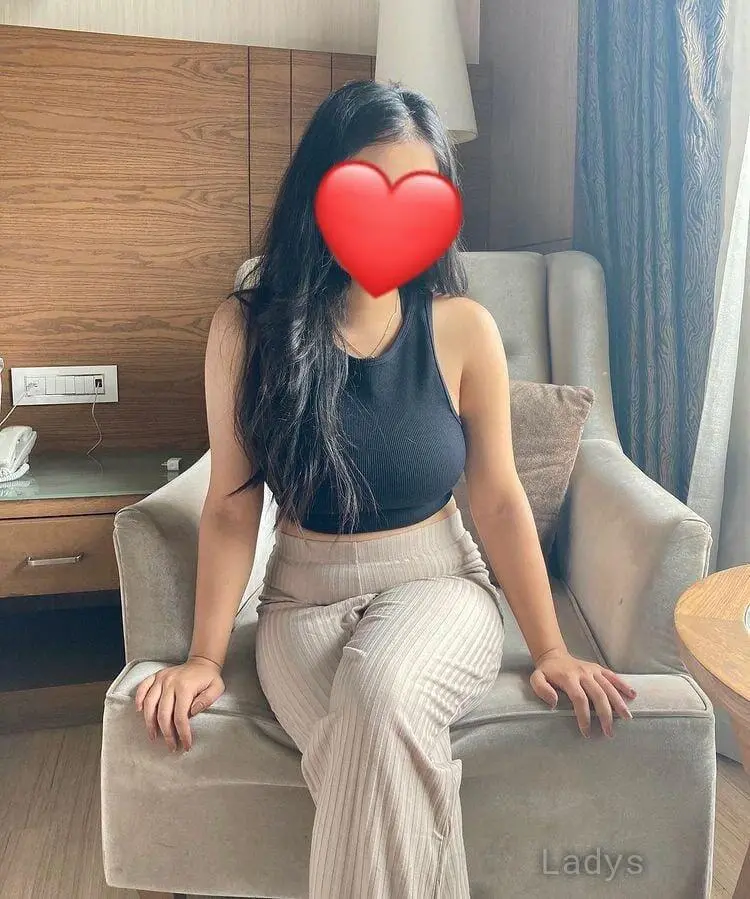Purnima, 23 years beautiful nude Navi Mumbai escorts girl, height 165 sm, Weight kg