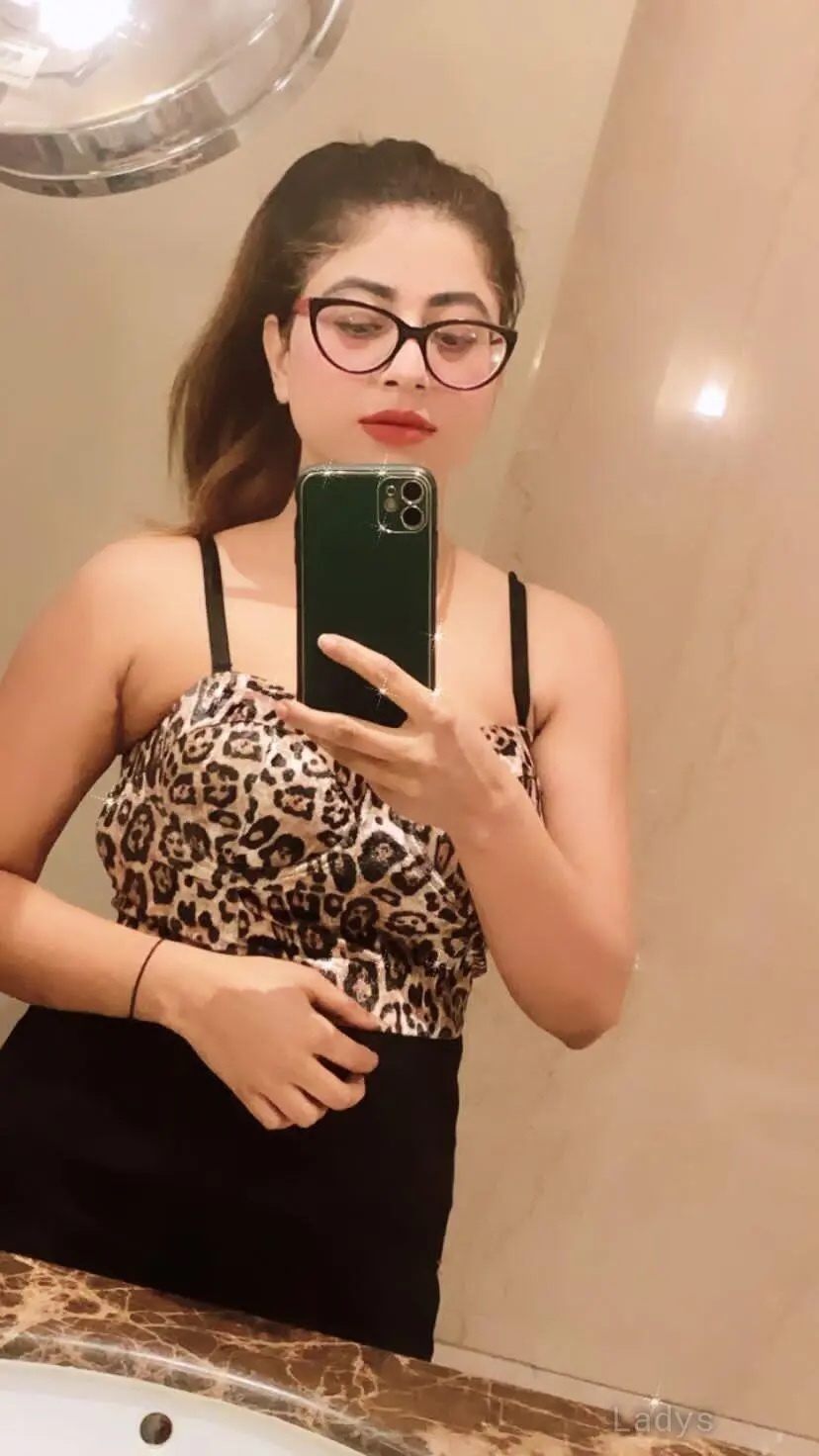 Ragini, 23 years beautiful nude Navi Mumbai escorts girl, height 154 sm, Weight  kg