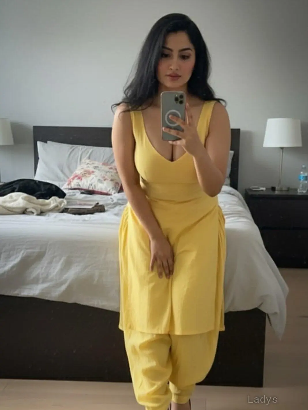 Reshma, 26 years beautiful nude Navi Mumbai escorts girl, height 153 sm, Weight kg