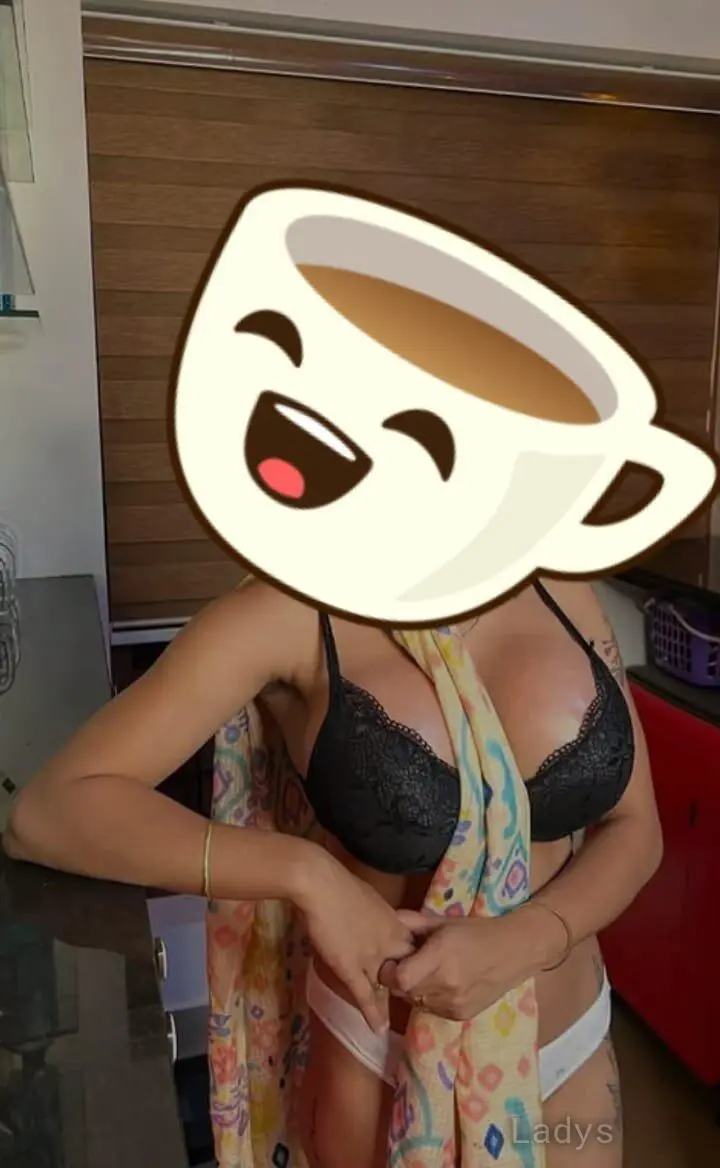 Riya Cam Meet Service Available,  years beautiful nude Navi Mumbai escorts girl, height  sm, Weight  kg