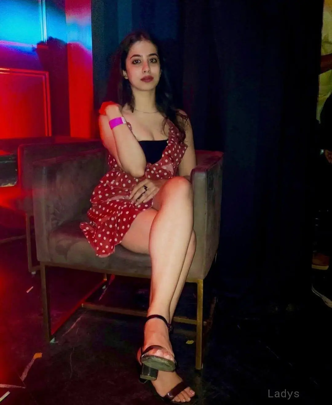 Roxanne, 22 years beautiful nude Navi Mumbai escorts girl, height 154 sm, Weight  kg