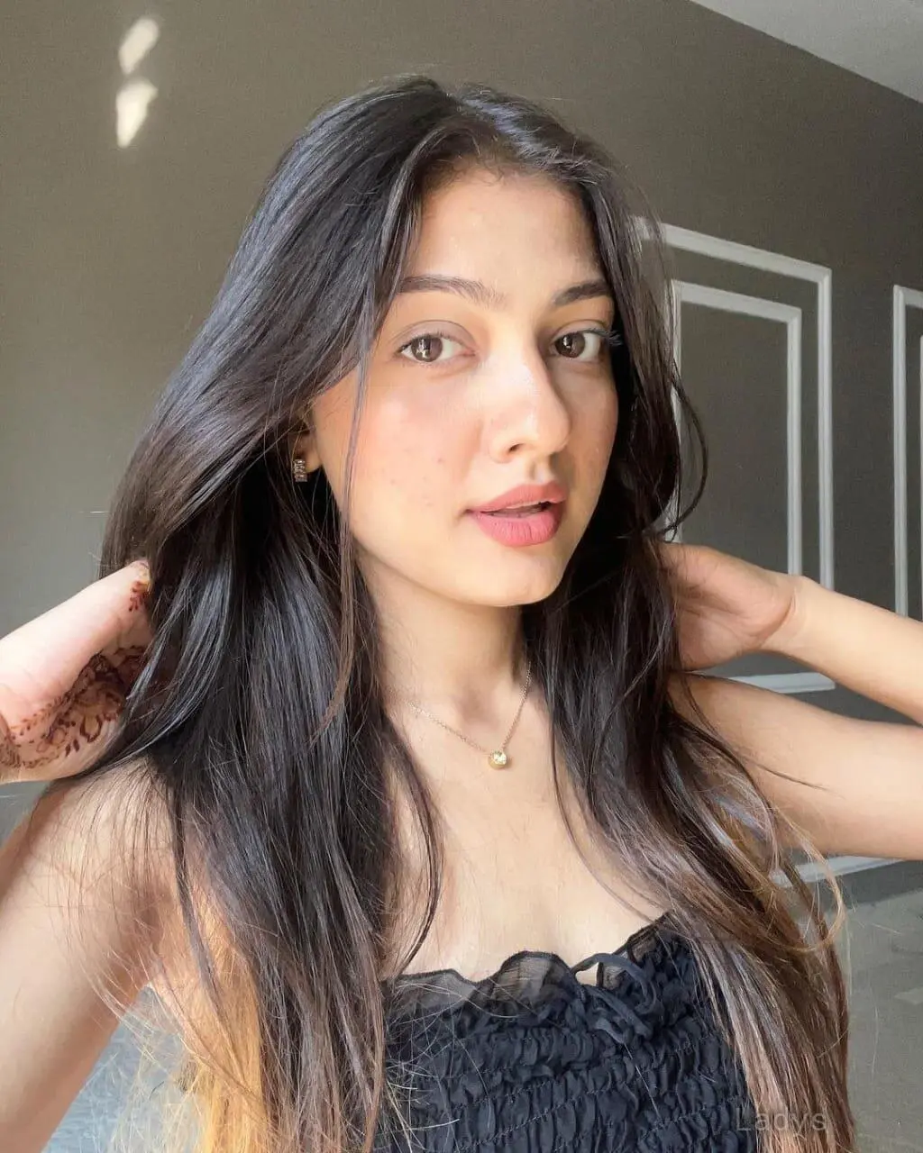 Rutika, 24 years beautiful nude Navi Mumbai escorts girl, height 153 sm, Weight  kg