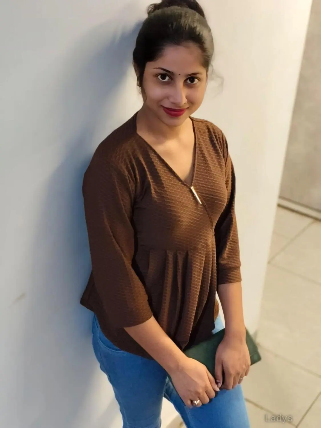 Sanjana, 20 years beautiful nude Navi Mumbai escorts girl, height 165 sm, Weight kg