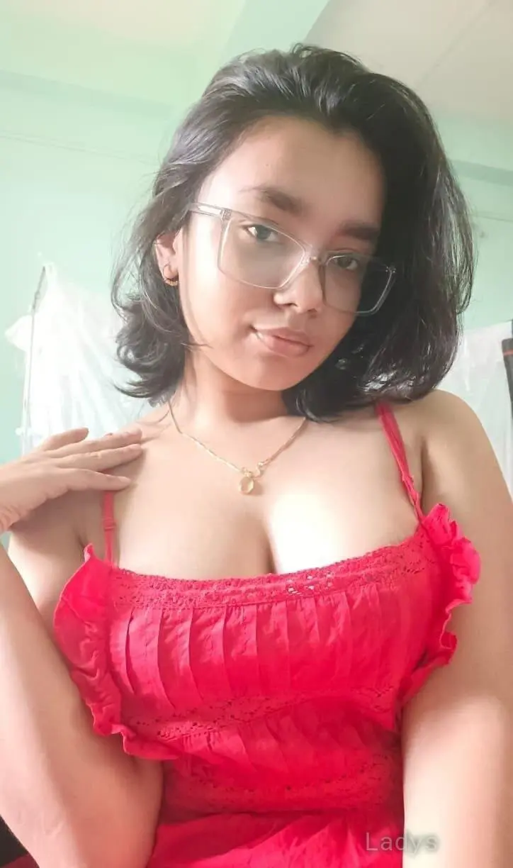Shanti, 24 years beautiful nude Navi Mumbai escorts girl, height 153 sm, Weight  kg
