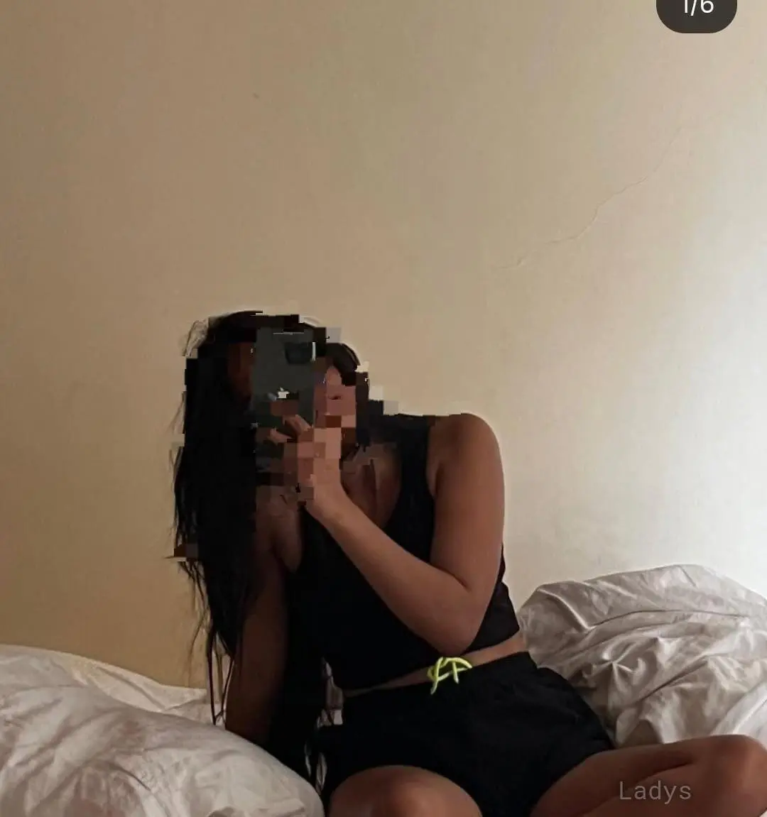 Sharon, 26 years beautiful nude Navi Mumbai escorts girl, height 153 sm, Weight kg