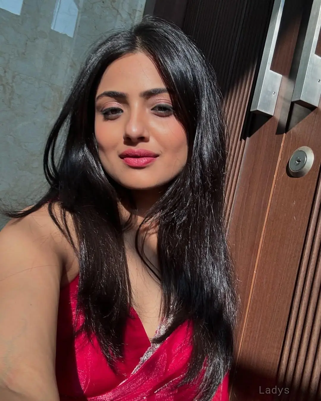 Shefali, 21 years beautiful nude Navi Mumbai escorts girl, height 152 sm, Weight kg