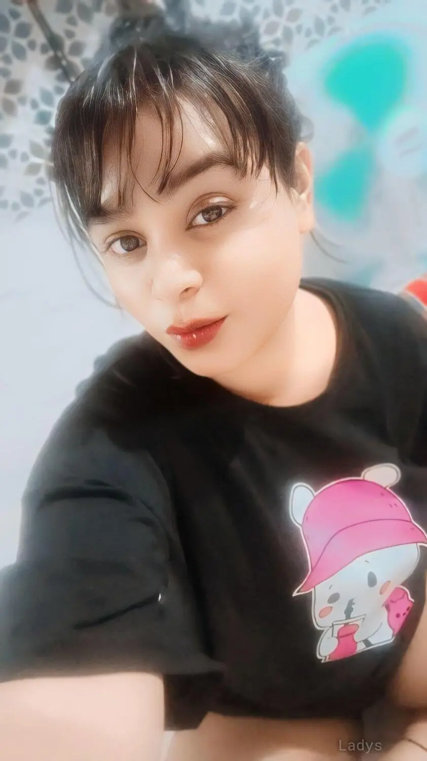 Somya, 22 years beautiful nude Navi Mumbai escorts girl, height 165 sm, Weight  kg