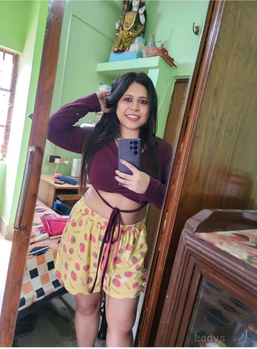 Vivienne, 23 years beautiful nude Navi Mumbai escorts girl, height 154 sm, Weight  kg
