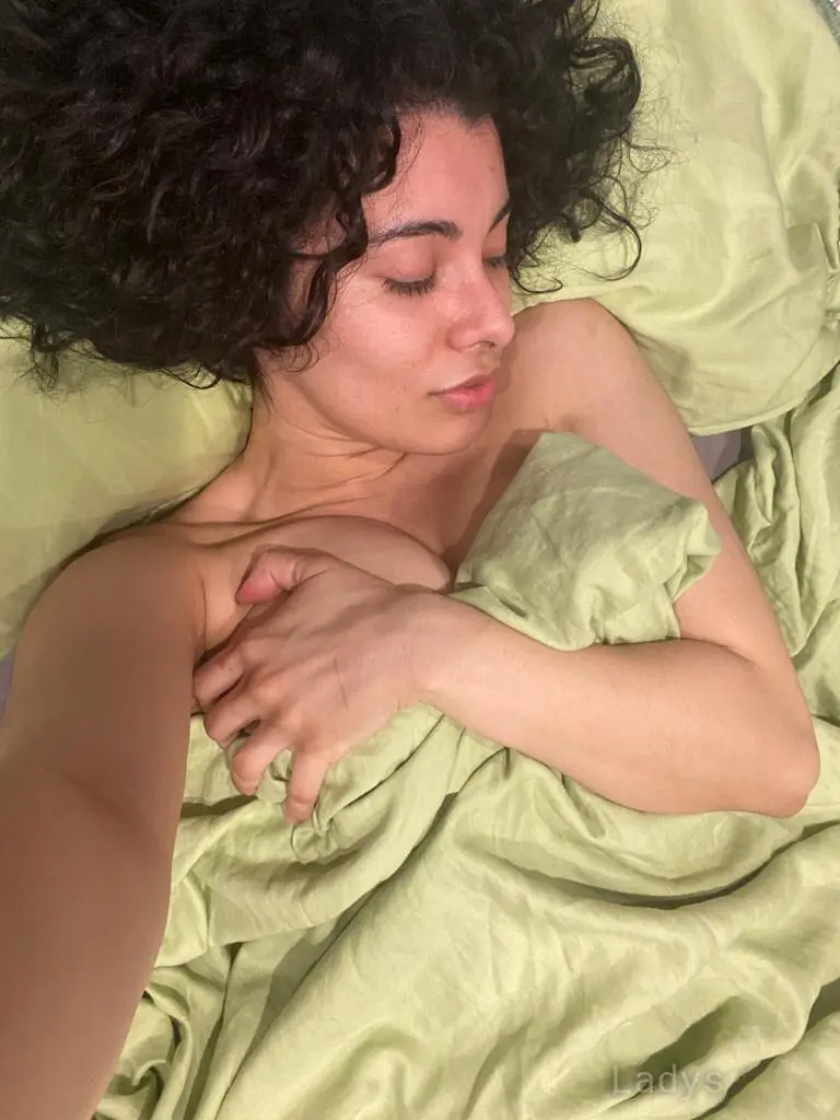 Kasey, 26 years beautiful nude New Haven escorts girl, height 126 sm, Weight 37 kg