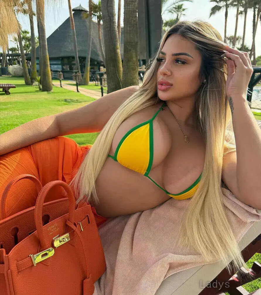 Ashanti, 23 years old New Jersey escort girl with big tits, height 155 sm, Weight 57 kg