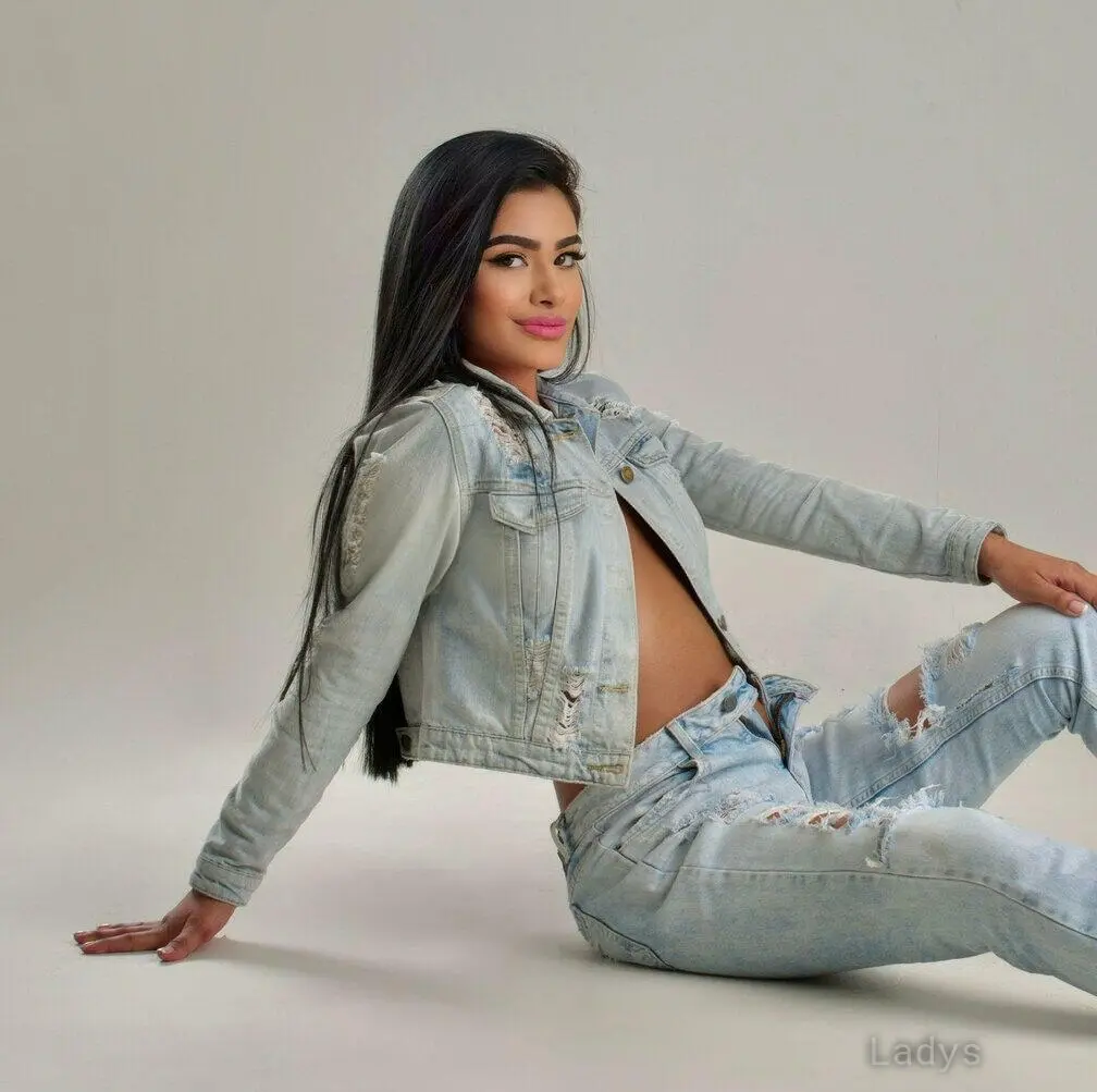 Kimberly Secaucus, 22 years old New Jersey escort girl with big tits, height 142 sm, Weight 55 kg