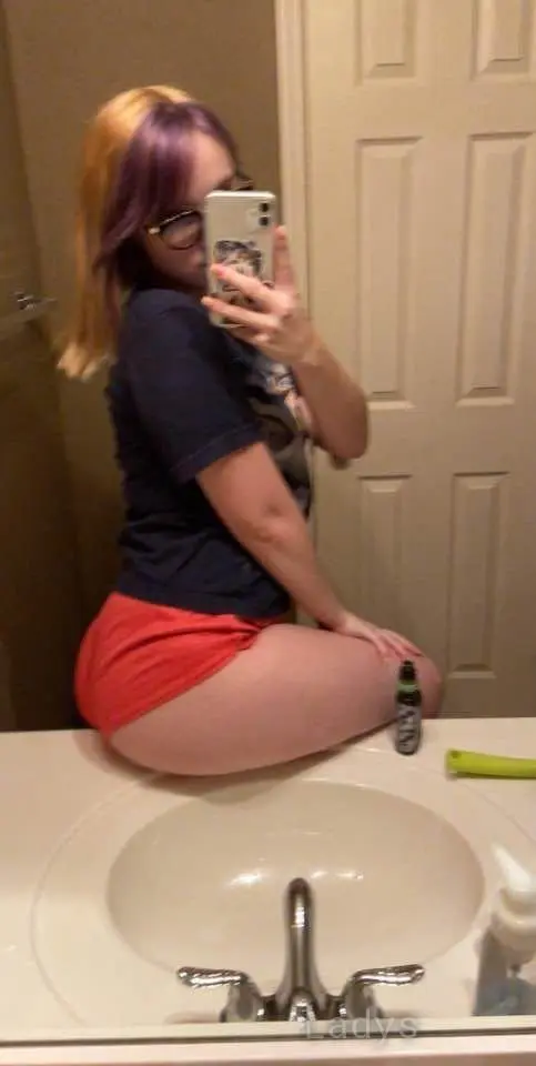 I’m available for hookup, 25 years beautiful nude New Jersey escorts girl, height 164 sm, Weight 65 kg