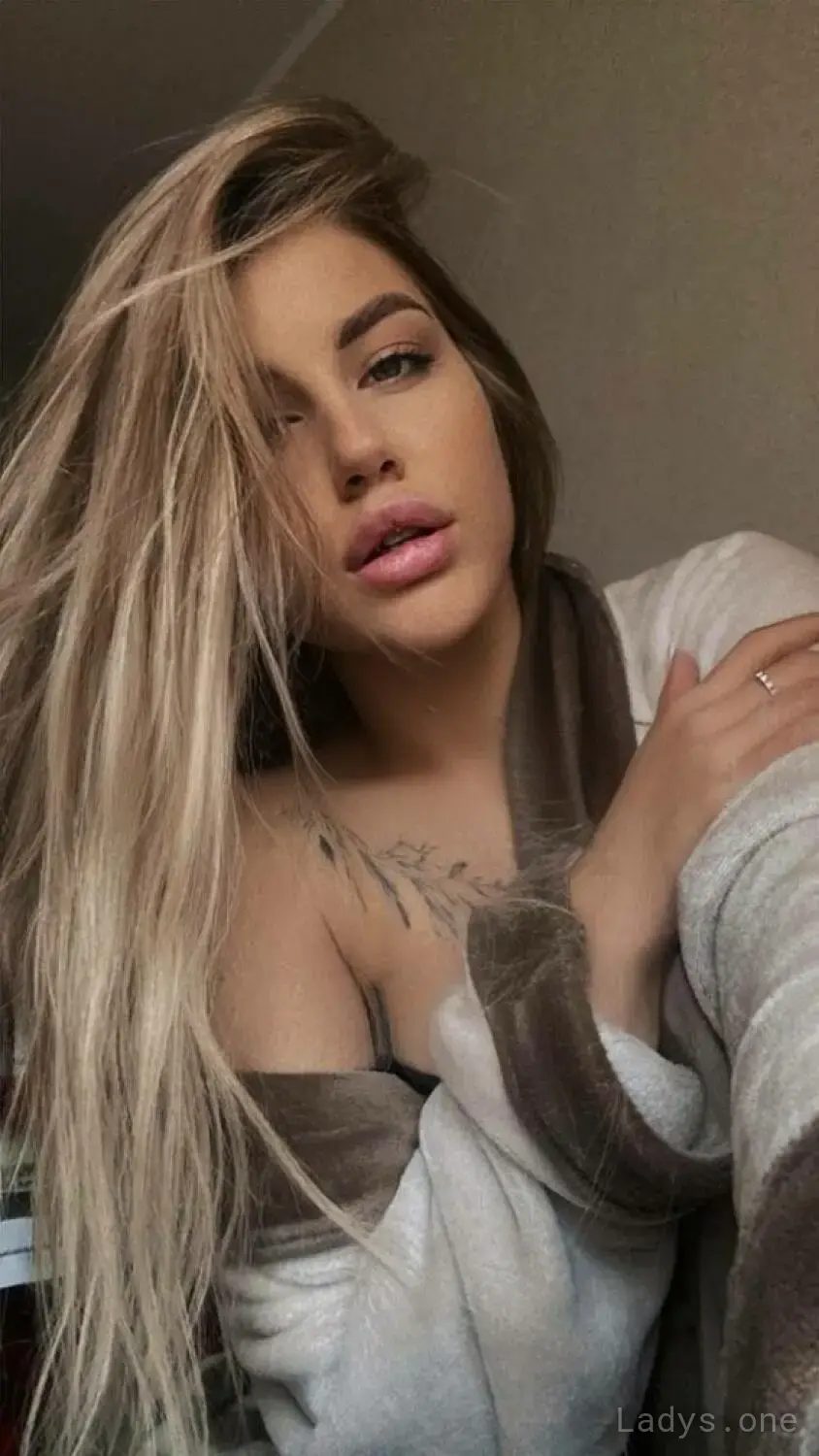 LUCIA IN EDISON, 22 years beautiful nude New Jersey escorts girl, height 160 sm, Weight 47 kg