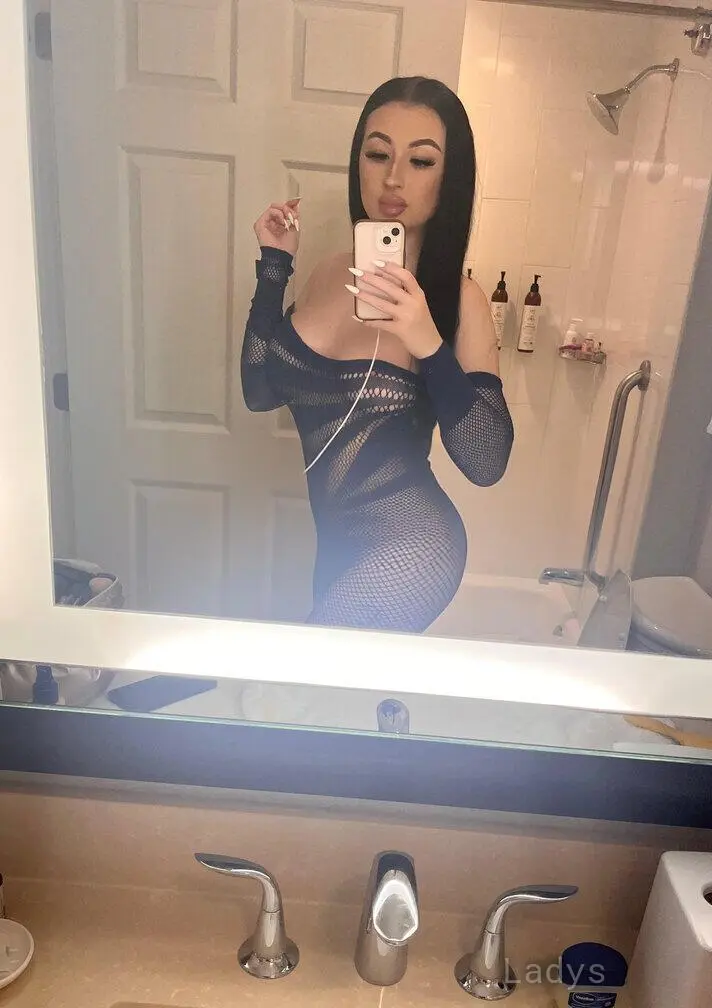 Erica Evans, 23 years beautiful nude New Orleans escorts girl, height 162 sm, Weight 60 kg