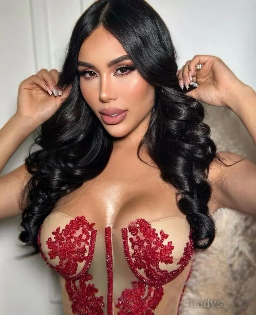 LAURA RENDON, 30 years beautiful nude New Orleans escorts girl, height 134 sm, Weight 61 kg