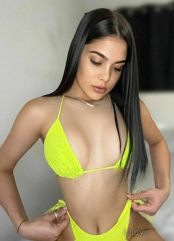 Alana, 24 years beautiful nude New York escorts girl, height 151 sm, Weight 55 kg