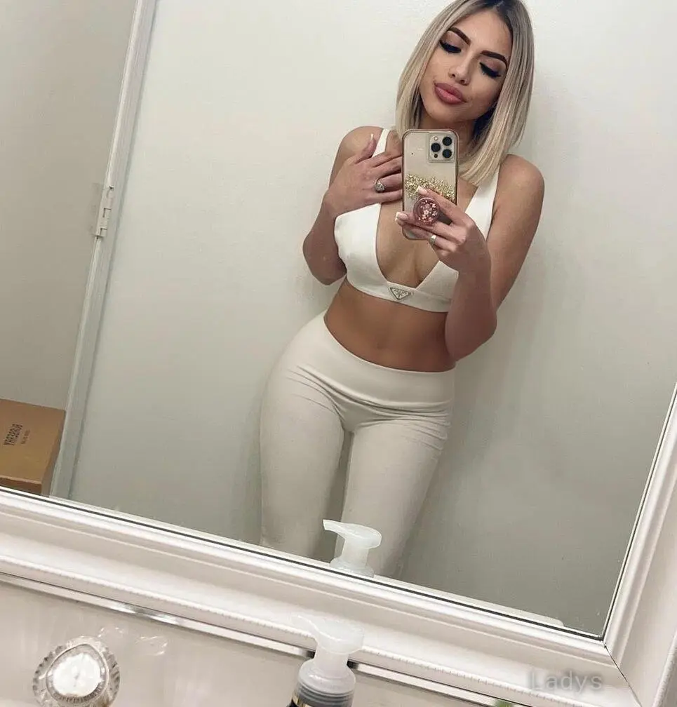 Anahi, 24 years beautiful nude New York escorts girl, height 155 sm, Weight 59 kg