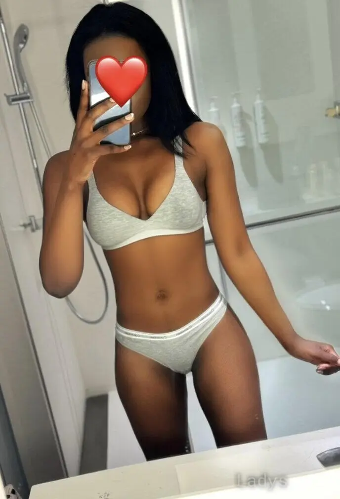 Bianca, 22 years beautiful nude New York escorts girl, height 171 sm, Weight 54 kg