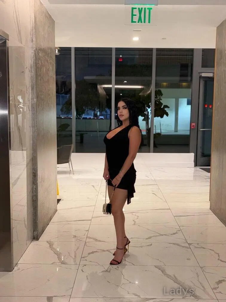 Bianca, 22 years beautiful nude New York escorts girl, height 153 sm, Weight 59 kg