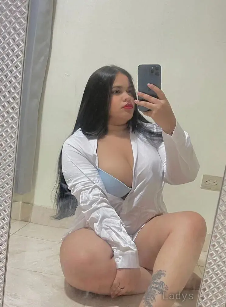 Karlina, 26 years beautiful nude New York escorts girl, height 163 sm, Weight 61 kg
