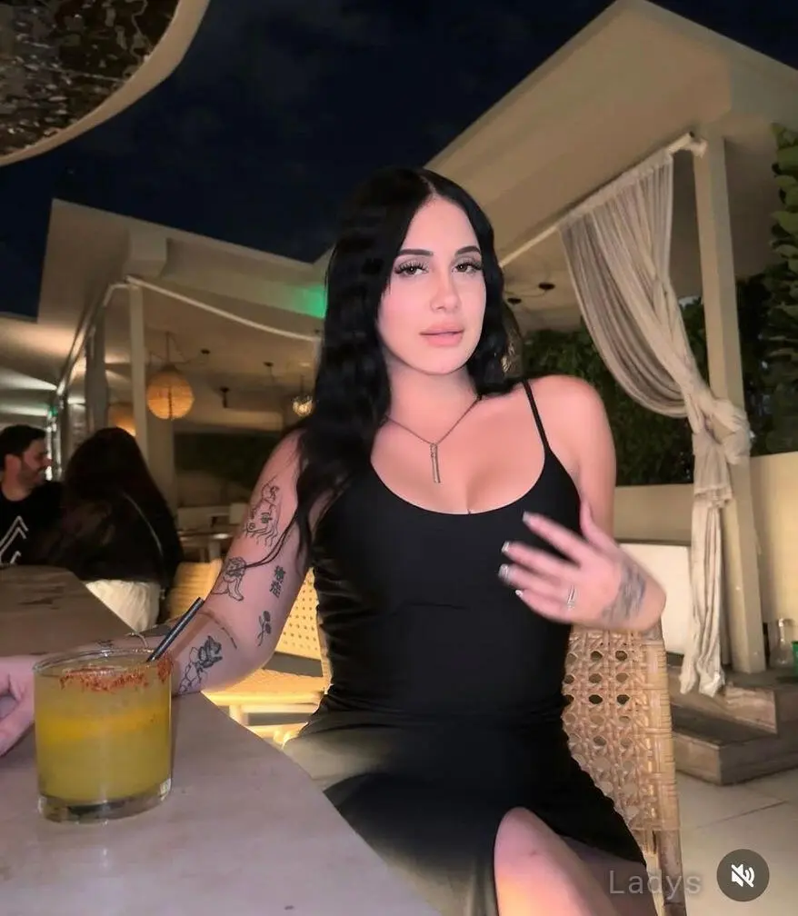 Kylie, 21 years beautiful nude New York escorts girl, height 156 sm, Weight 55 kg