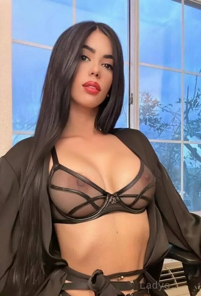 LINDA STAMFORD, 24 years beautiful nude New York escorts girl, height 157 sm, Weight 54 kg