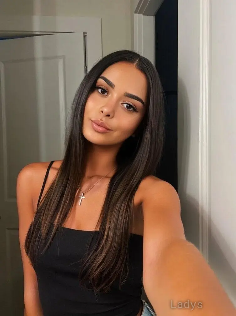 Monroe, 24 years beautiful nude New York escorts girl, height 165 sm, Weight 59 kg