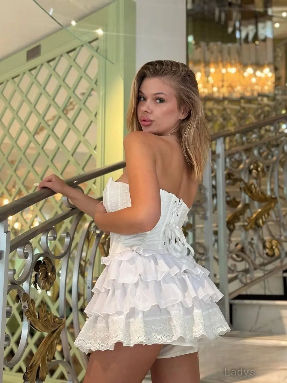 Olesia, 20 years beautiful nude New York escorts girl, height 167 sm, Weight 48 kg