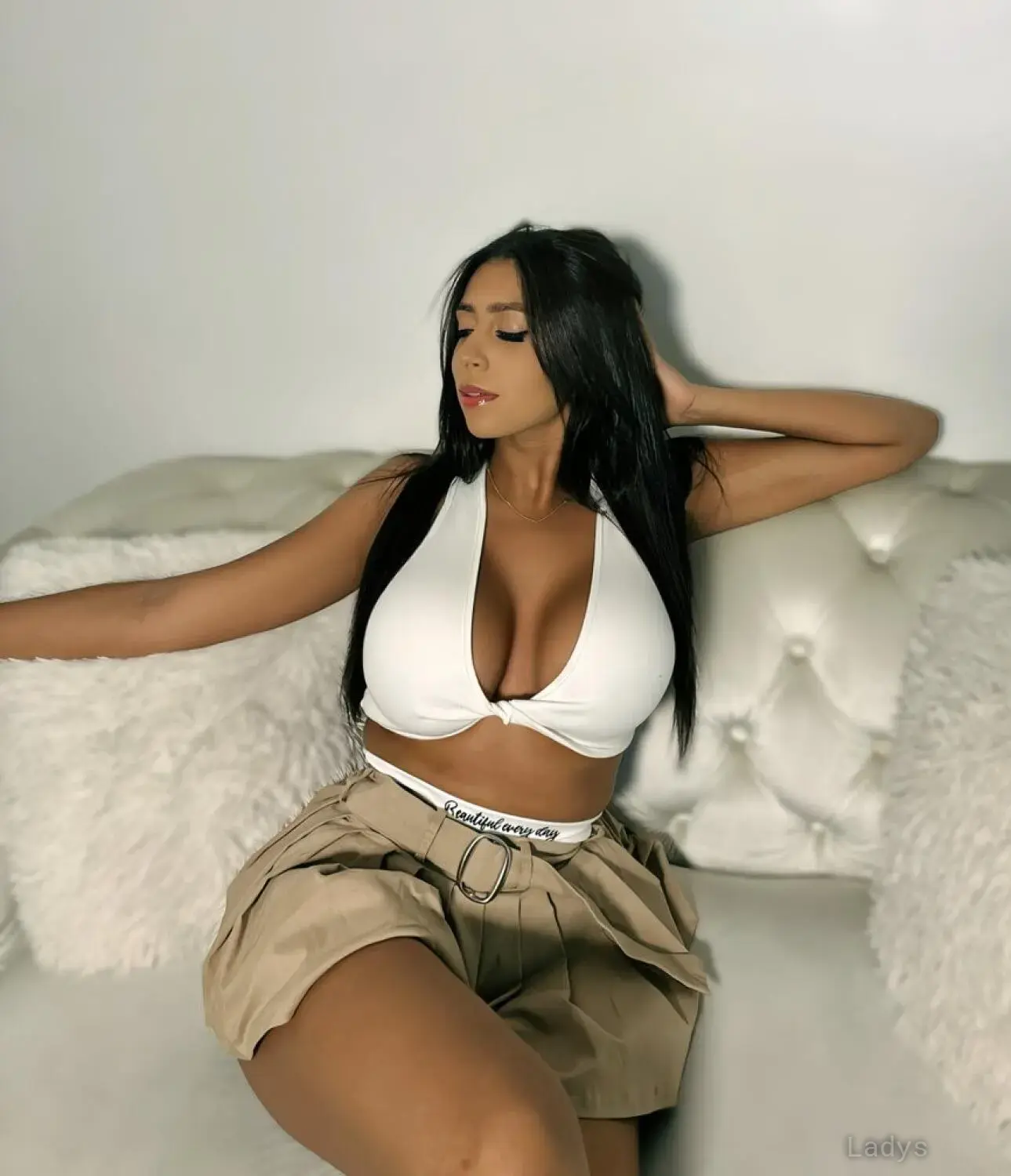 PAOLA LATINA, 21 years beautiful nude New York escorts girl, height 173 sm, Weight 65 kg