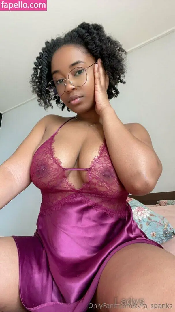 Tyra_Spanks, 28 years beautiful nude New York escorts girl, height 163 sm, Weight 69 kg