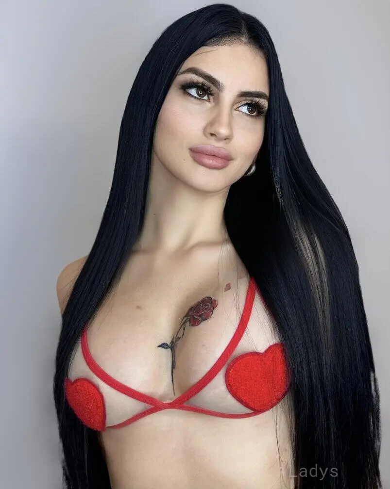 Valeria, 21 years beautiful nude New York escorts girl, height 174 sm, Weight 63 kg