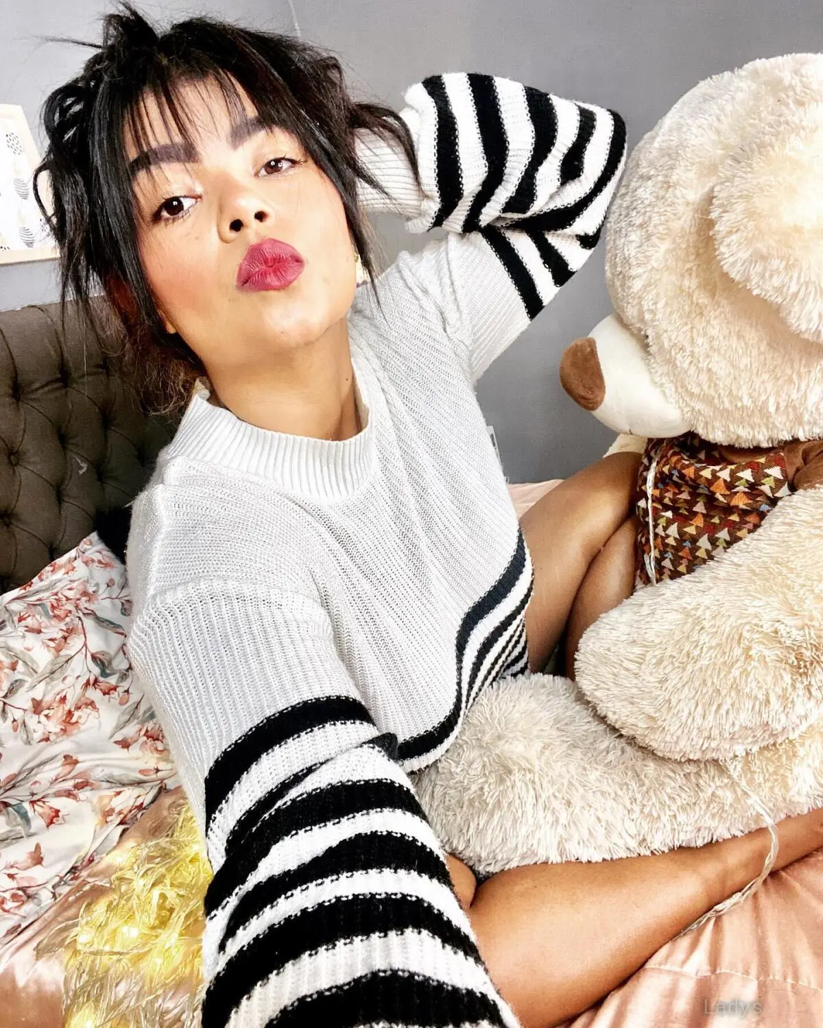 Helen Gomez, 27 years old Newark escort girl with big tits, height 168 sm, Weight 51 kg