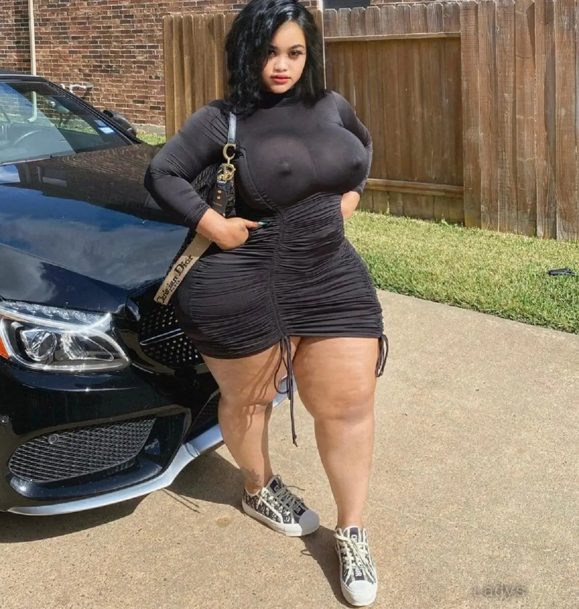 Linda Kamara, 35 years old Newark escort girl with big tits, height 163 sm, Weight 67 kg