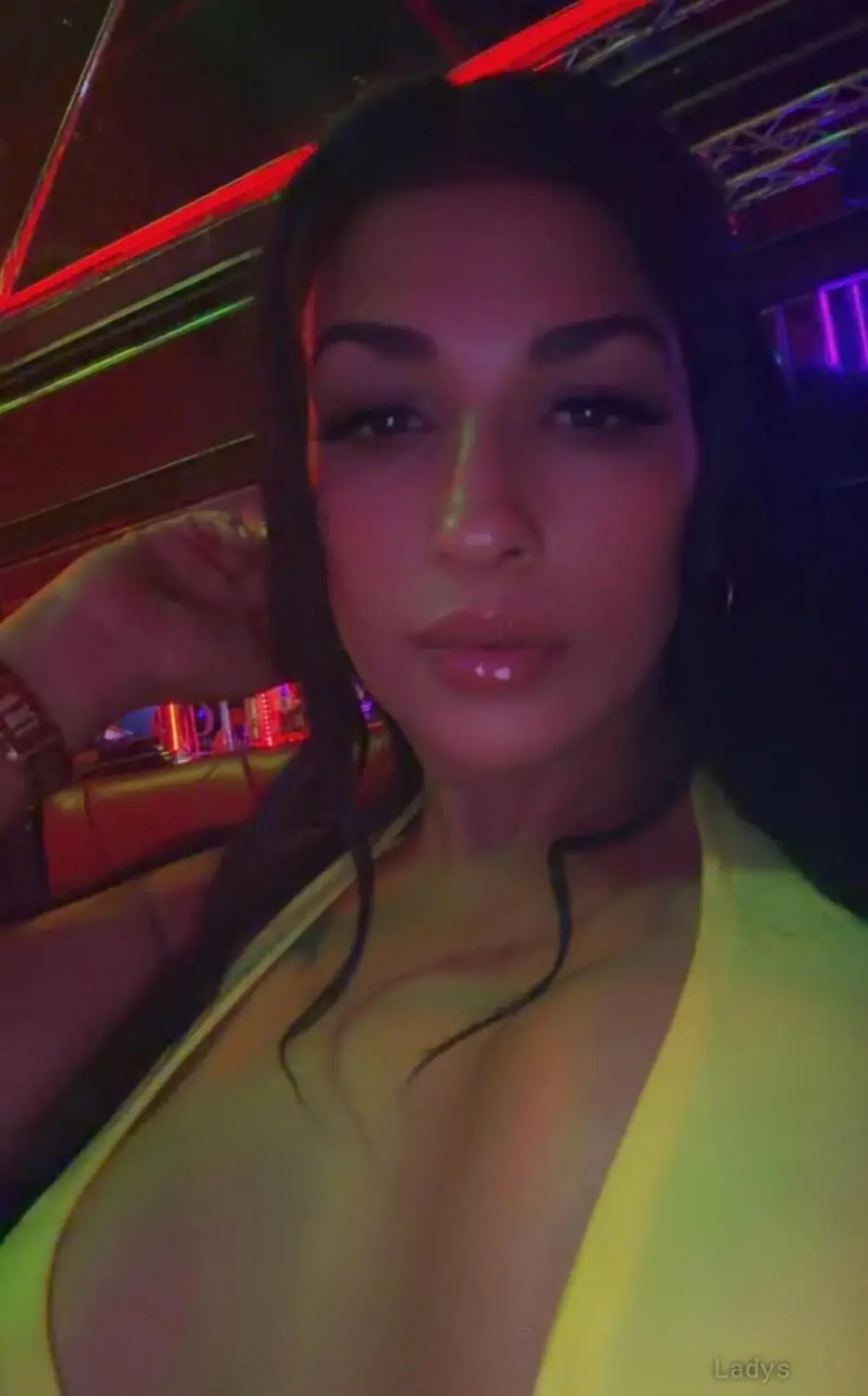 Luna, 20 years beautiful nude Newark escorts girl, height 169 sm, Weight 58 kg
