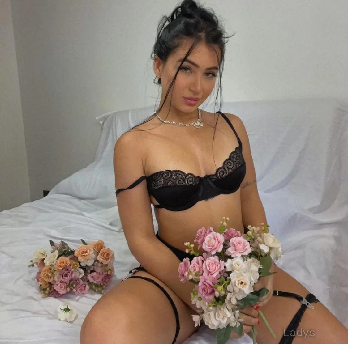 ASHLEY, 24 years beautiful nude Newport escorts girl, height 163 sm, Weight 55 kg