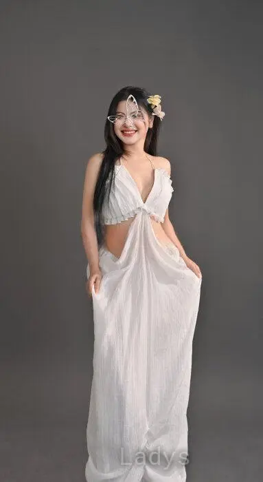 Vera, 26 years beautiful nude Nha Trang escorts girl, height 161 sm, Weight 46 kg