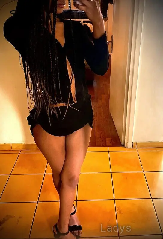 Cielle002, 25 years beautiful nude Nice escorts girl, height 165 sm, Weight 50 kg